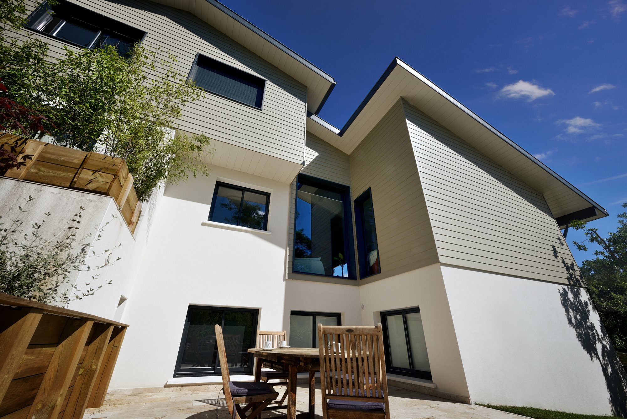 Hausfassade in skandinavischem Rot mit HardiePlank